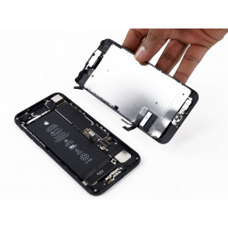 Замена сборки дисплея iPhone 7
