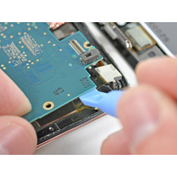 Замена задней камеры iPod Touch 4-го поколения